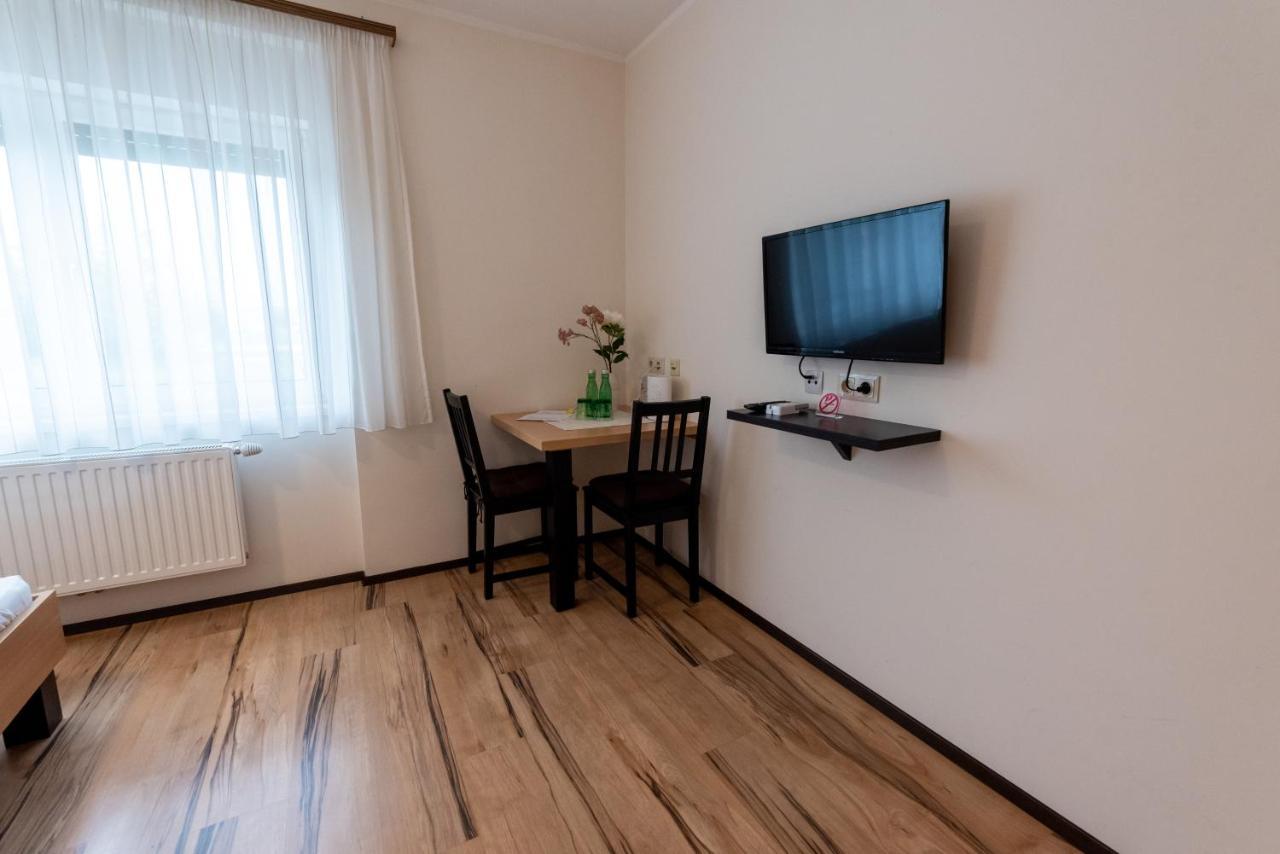 Gaestehaus Moser Mönchhof Екстериор снимка